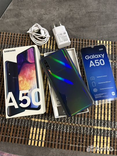 Samsung Galaxy A50, 4/64 ГБ