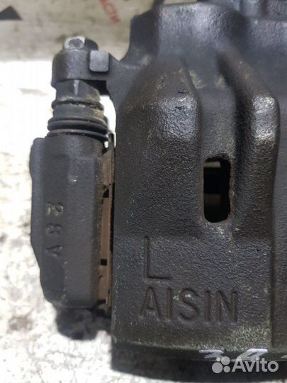 Суппорт передний левый Toyota Windom MCV30 1mzfe