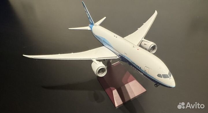 Модель самолёта B787-8 Dreamliner 1:200 металл