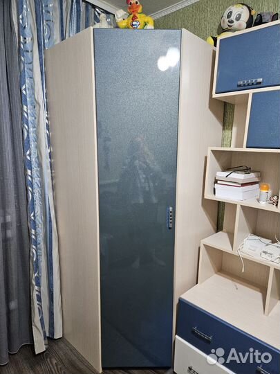 Спальный гарнитур бу, письменный стол, кровать