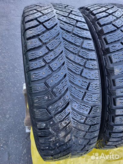 Michelin X-Ice North 4 215/65 R16