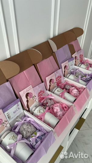 Корпоративные подарки к 8 марта