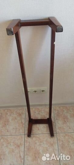 Подставка под книжные полки