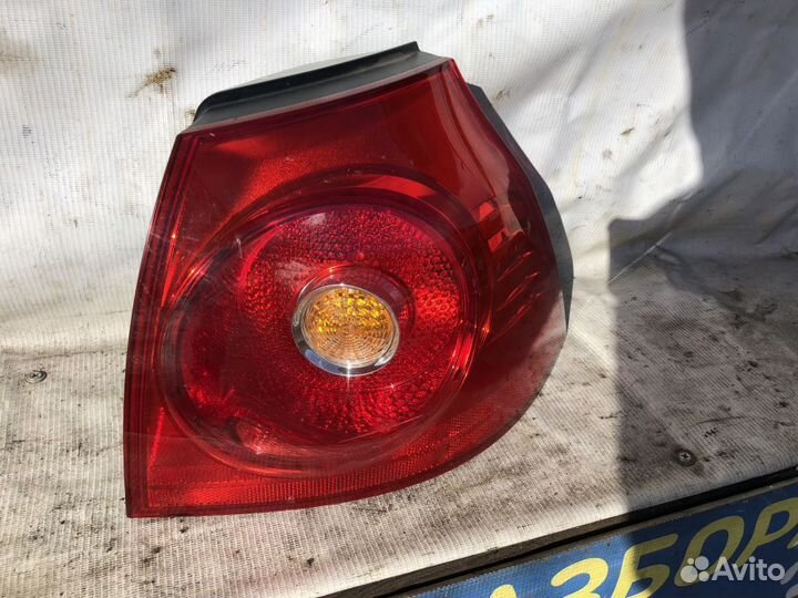 Задний правый фонарь (Левый руль) VW Golf 5 2005
