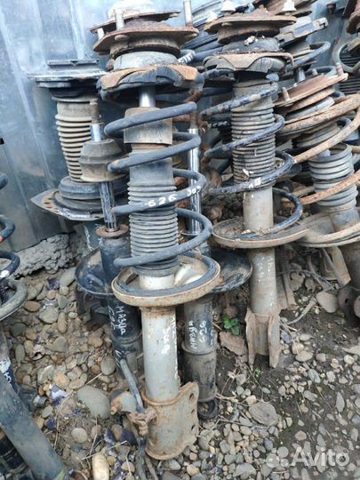 Задняя стойка Mazda 626 98г