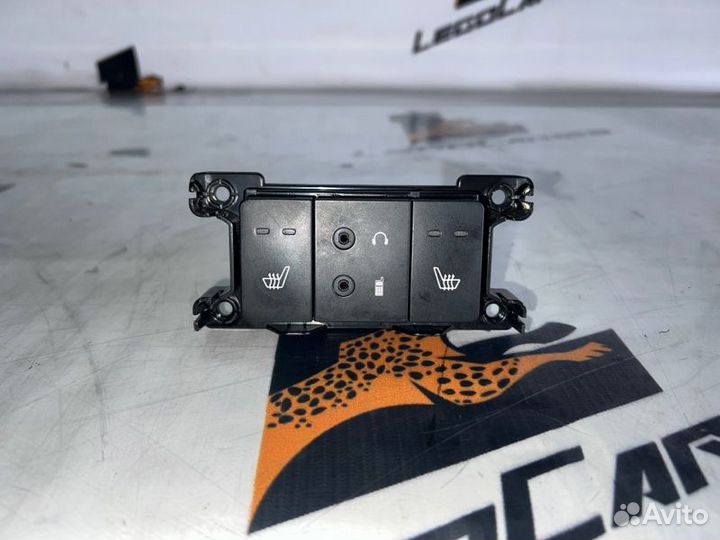 Блок управления подогревом сидений передний