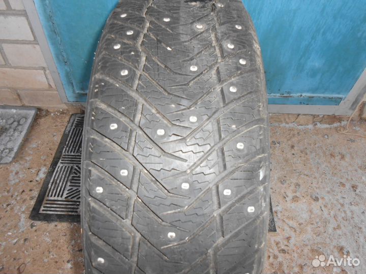 Yokohama IceGuard Stud IG65 215/65 R16 102T