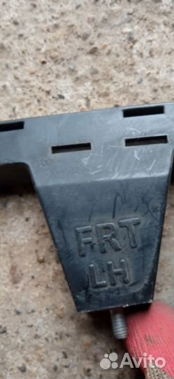 Передние направляющие стекла Шевроле Авео Т300