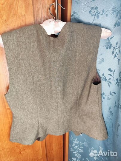 Костюм жилетка и юбка