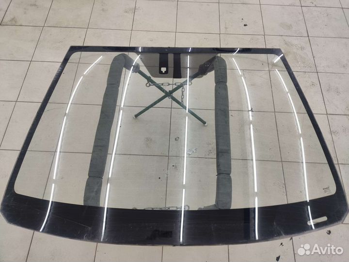 Лобовое стекло б/у suzuki SX4 2