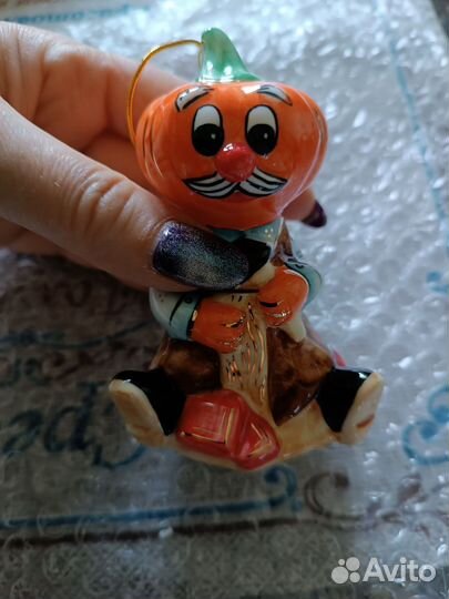 Фарфоровая новогодняя игрушка