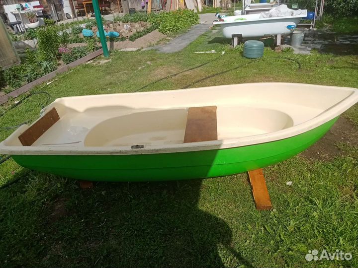 Стеклопластиковая лодка