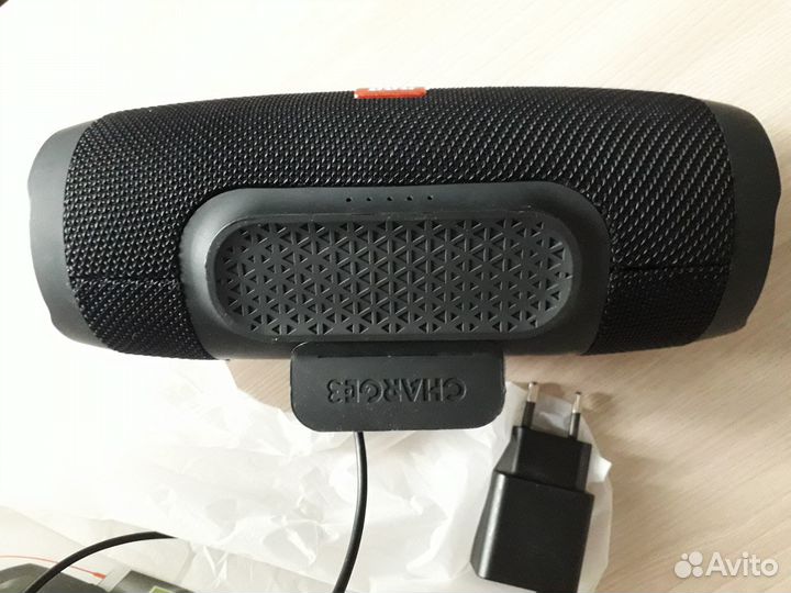 Колонка jbl charge 3