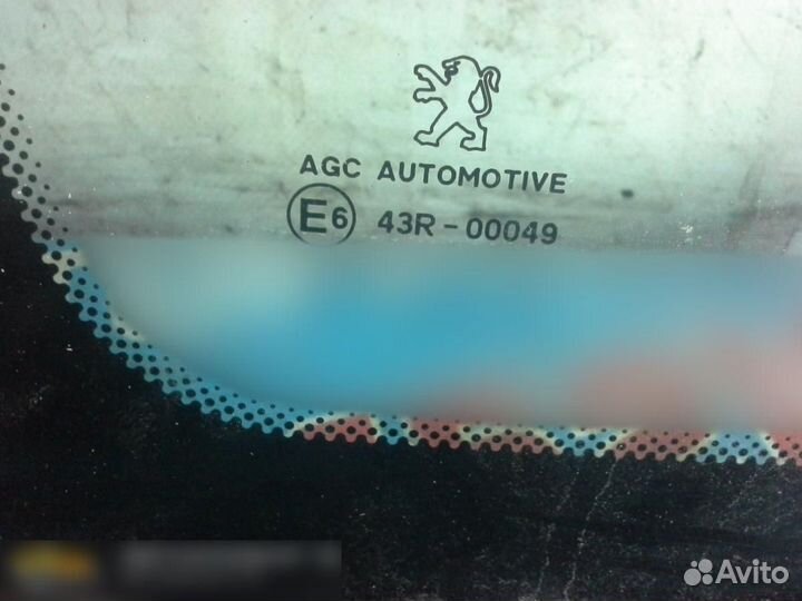 Стекло кузовное глухое левое Peugeot 308 2007