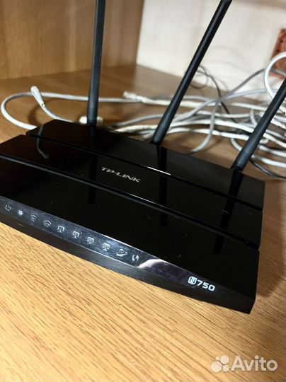 Wi-Fi роутер tp-link N750