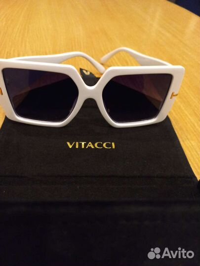 Солнцезащитные очки женские Vitacci