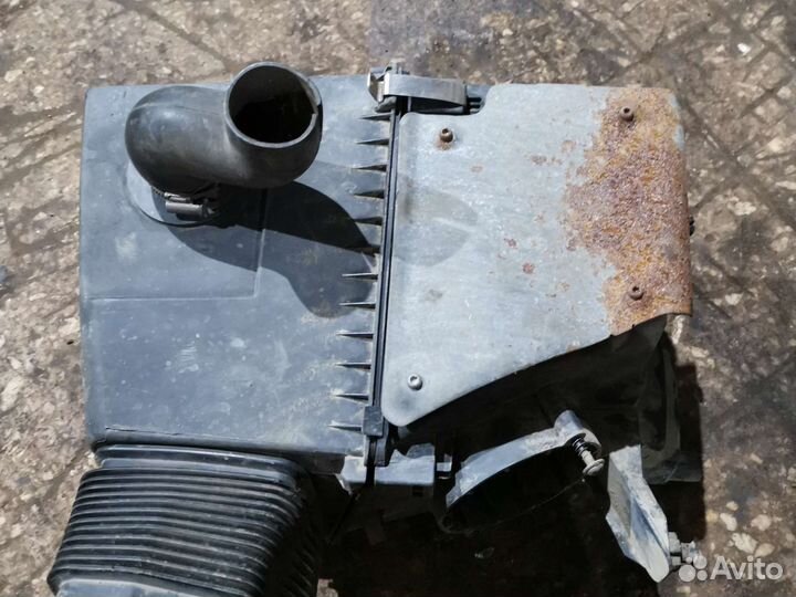 Корпус воздушного фильтра Audi A6 C6 2.0l BPJ