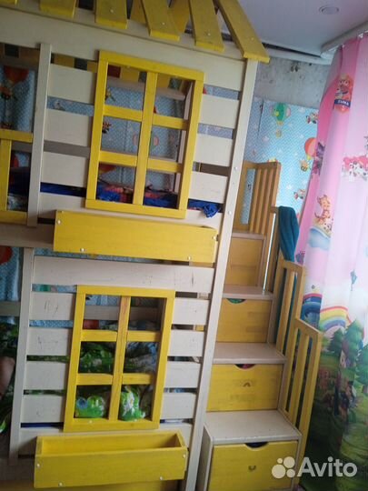 Двухъярусная кровать домик бу