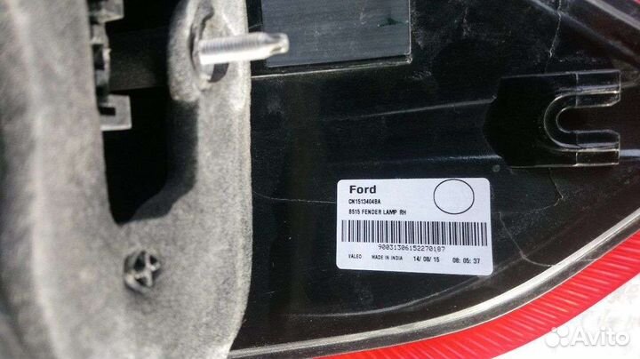 Фонарь задний правый Ford EcoSport CN1513404bа