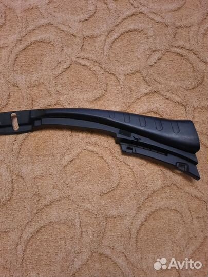 Накладка замка багажника rav 4 2013