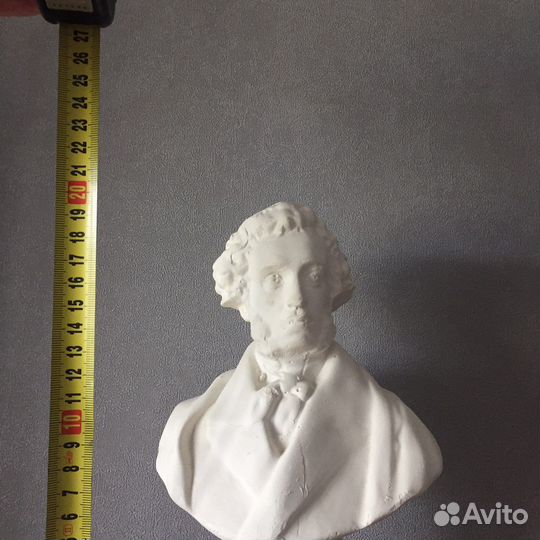 Бюсты - Толстой и Пушкин