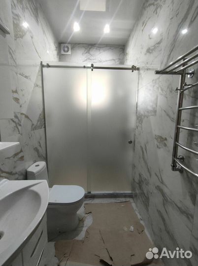 Стеклянная перегородка для душа