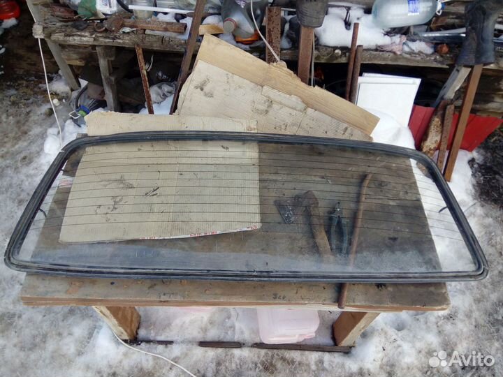 Заднее стекло Волга 3110