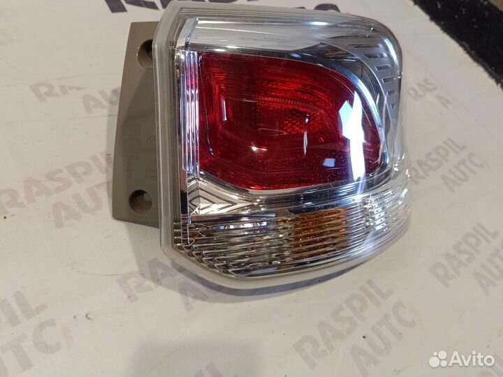 Фонарь задний правый Mitsubishi Outlander 3 GF