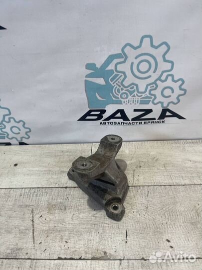 Кронштейн опоры двигателя Honda CR-V 3