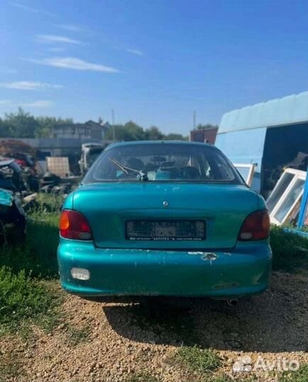 В Разборе купэ седан Hyundai Accent 1996 г.в