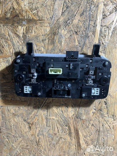 Плафон подсветки салона Kia Rio FB G4FG 2019