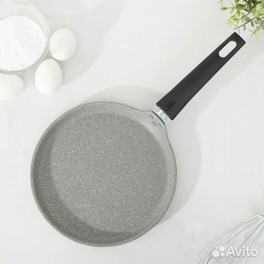 Сковорода блинная, d22 см, пластиковая ручка, анти