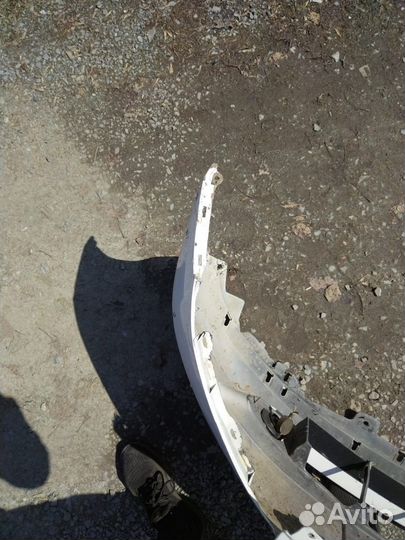 Бампер передний Honda Fit