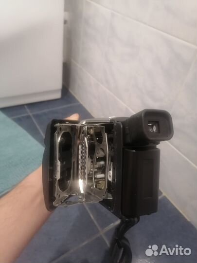 Видеокамера Panasonic RZ2