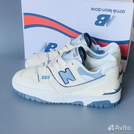 Кроссовки женские New Balance 550