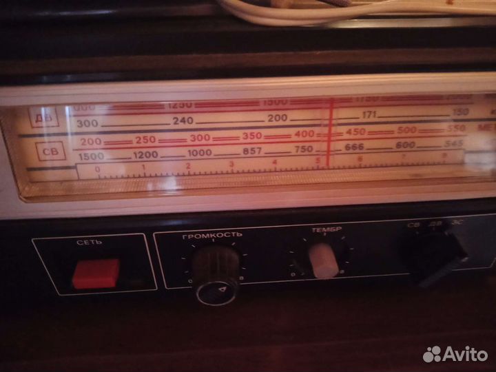 Проигрыватель пластинок СССР и пластинки