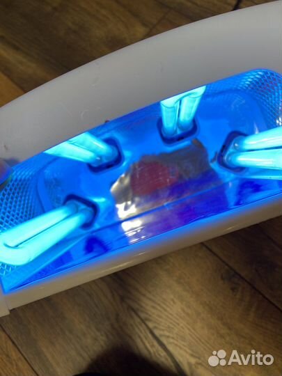 Лампа для маникюра, стерилизатор инструментов