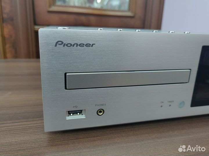 Компактный CD-ресивер Pioneer