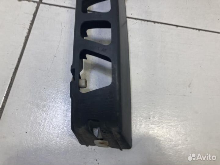 Кронштейн заднего бампера левый Jaguar XF CC9 2007