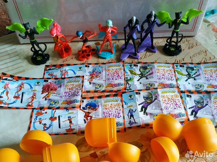 Киндер сюрприз игрушки Леди баг и супер кот