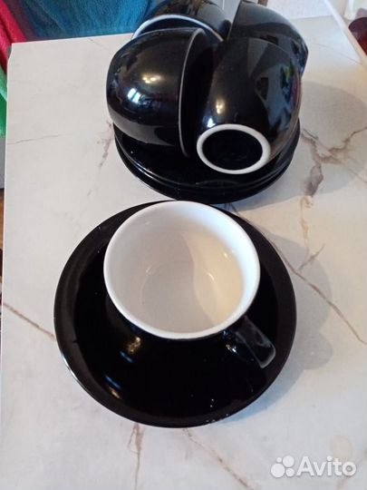 Чайные чашки с блюдцами