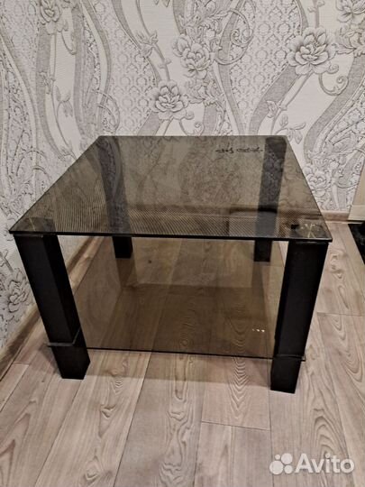 Стол стеклянный