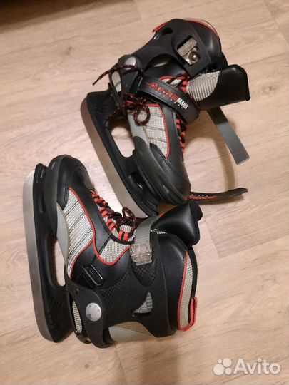 Коньки хоккейные