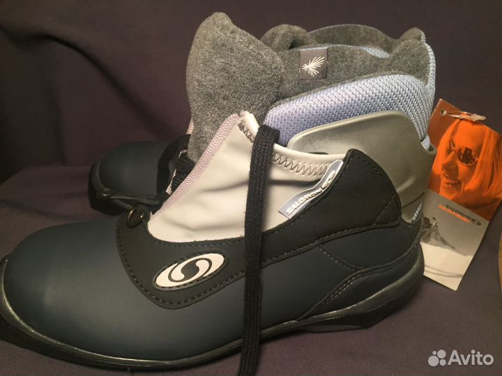 Новые Salomon лыжные ботинки р.37