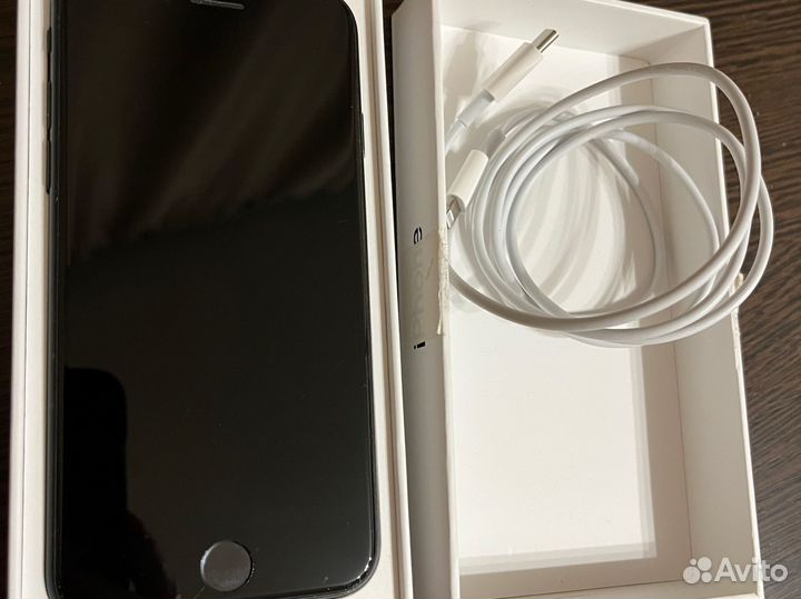 iPhone SE (2020), 64 ГБ