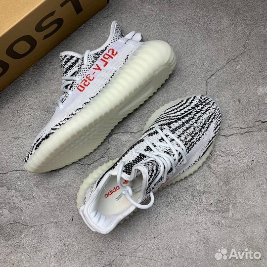 Кроссовки Adidas Yeezy Boost 350 v2 Zebra (36-45)