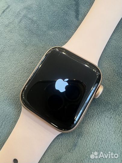 Продаю Apple Watch 5 серии