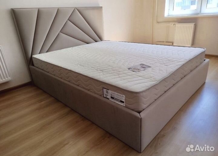 Кровать двуспальная