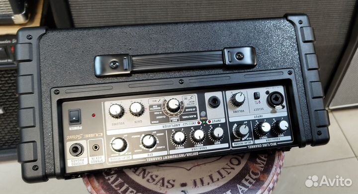 Гитарный комбо Roland Cube Street