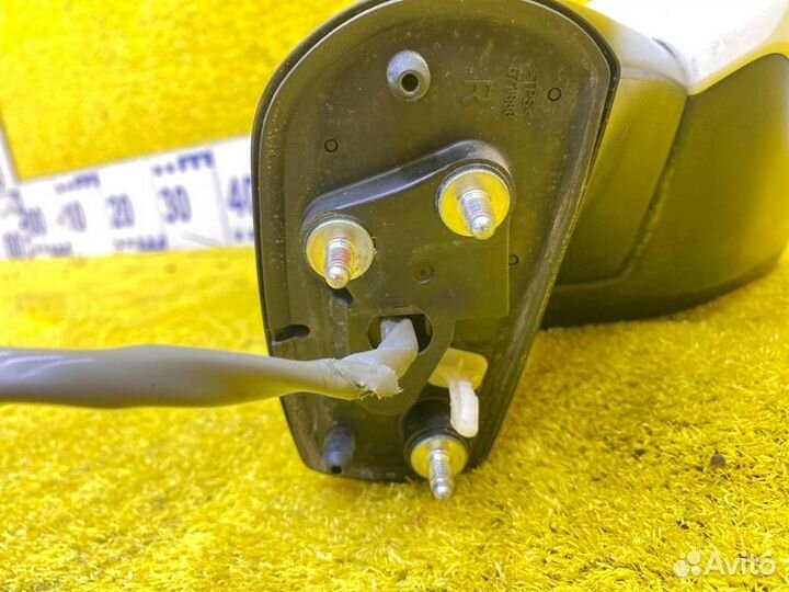 Уши передние правые Toyota Sienta